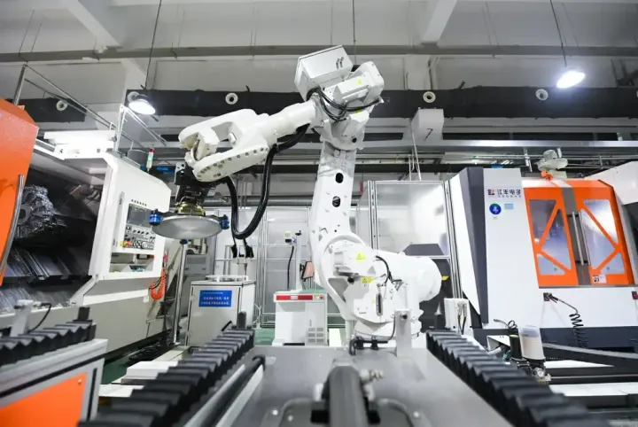 A Complete Guide to Industrial Robots and Automation Systems