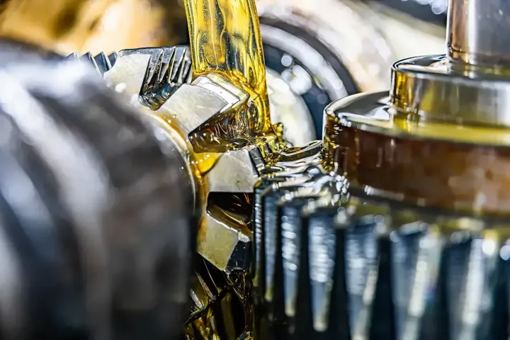 Industrial Lubricants for Heavy Equipment: Types, Uses, and Insights